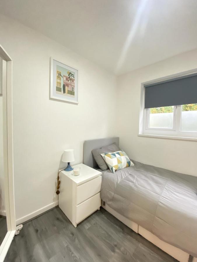 Bea Elcot Close Manchester Exterior photo